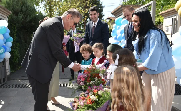 23. april – Oduševljenje u Srbiji: Proslave u Maarif školama
